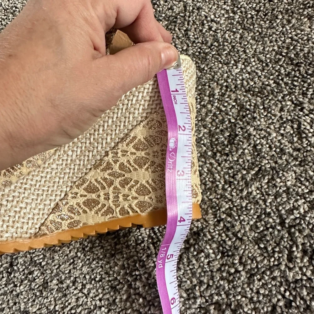 None woman’s sandals